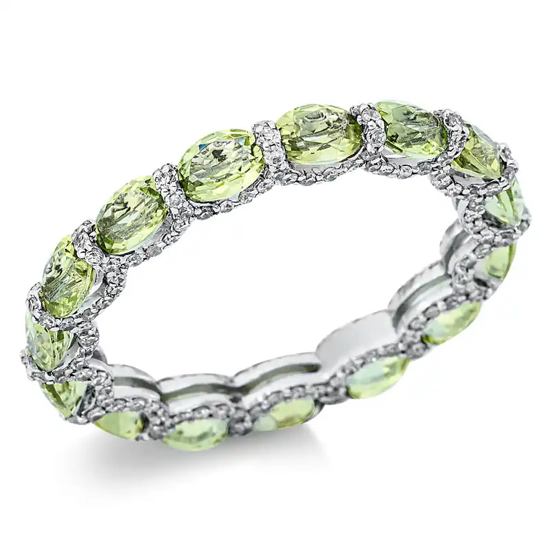 Versand Am Gleichen Tag Ring aus 750 Weißgold 15 Peridote 2,7ct grün 195 Diamanten 0,54ct W-SI B:3,1mm